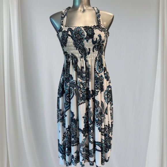 ✅Elegant Blue and White Paisley Midi Dress - Picture 5 of 11